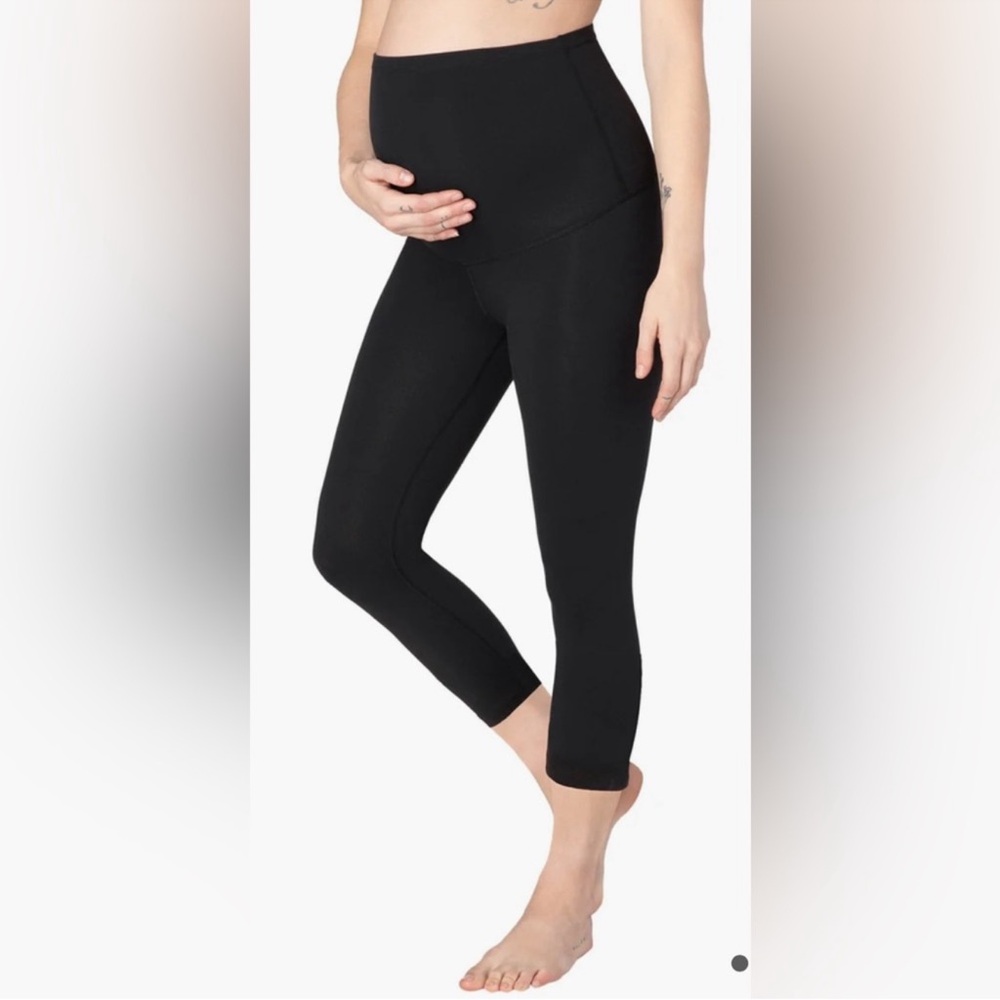 Beyond Yoga Black Maternity Capri Leggings
